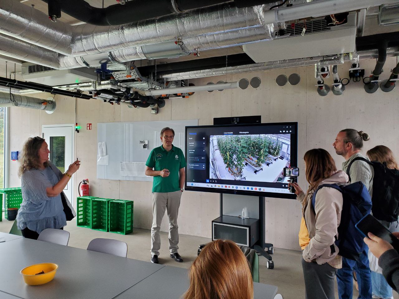 Ð¡Ð¸ÑÑÐµÐ¼Ð° Ð½Ð°Ð±Ð»ÑÐ´ÐµÐ½Ð¸Ñ Ð·Ð° ÑÐ¾Ð¼Ð°ÑÐ°Ð¼Ð¸ Ð¸ ÑÑÐ±Ð¾Ð¹ Ð²Ð½ÑÑÑÐ¸ ÑÑÐºÐ¿ÐµÑÐ¸Ð¼ÐµÐ½ÑÐ°Ð»ÑÐ½Ð¾Ð¹ ÑÐµÐ¿Ð»Ð¸ÑÑ. Ð¤Ð¾ÑÐ¾ Ð¢Ð°ÑÑÑÐ½Ð° ÐÐµÐ½Ð´ÐµÐ»Ñ