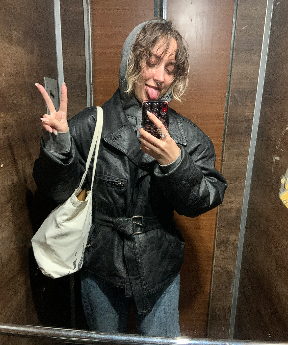 Rina Trohi. Ð¤Ð¾ÑÐ¾ Ð¸Ð· Ð°ÑÑÐ¸Ð²Ð° Ð³ÐµÑÐ¾Ð¸Ð½Ð¸