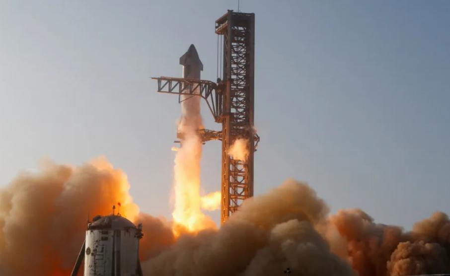 Starship ÑÑÐ°ÑÑÑÐµÑ 20 Ð°Ð¿ÑÐµÐ»Ñ ÑÐ¾ ÑÑÐ°ÑÑÐ¾Ð²Ð¾Ð¹ Ð¿Ð»Ð¾ÑÐ°Ð´ÐºÐ¸ SpaceX Ð¤Ð¾ÑÐ¾: Joe Skipper/Reuters