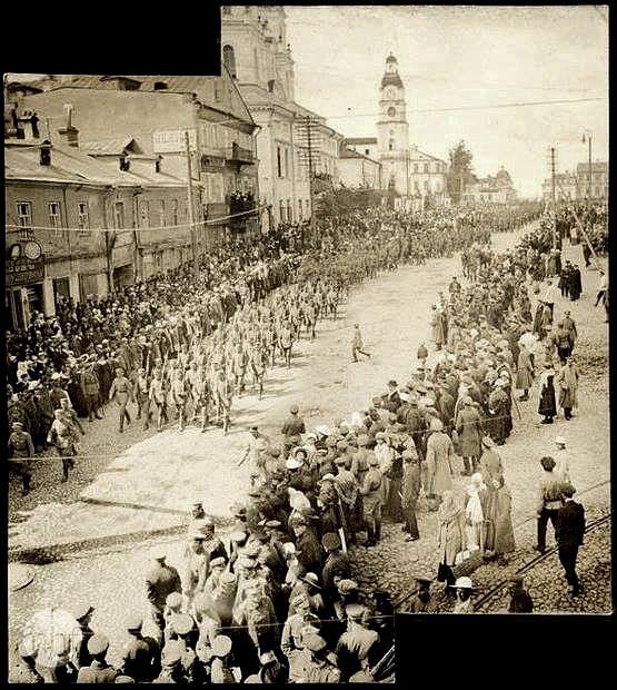 Ð¢Ð°Ðº Ð²ÑÐ³Ð»ÑÐ´ÐµÐ»Ð° ÑÐ°Ð½ÑÑÐµ Ð´Ð¾ÑÐ¾Ð³Ð°, Ð¿ÑÐ¾ÑÐ¾Ð´ÑÑÐ°Ñ Ð¾Ñ ÐÐ£ÐÐ° Ðº ÐÐµÐ¼Ð¸Ð³Ðµ, Ð² ÑÐ°Ð¹Ð¾Ð½Ðµ Ð¿Ð»Ð¾ÑÐ°Ð´Ð¸ Ð¡Ð²Ð¾Ð±Ð¾Ð´Ñ. 10.08.1919, ÑÐ¾ÑÐ¾ Ð¸Ð· Ð°ÑÑÐ¸Ð²Ð° ÐÐ¼Ð¸ÑÑÐ¸Ñ ÐÐ°ÑÐ»Ð¸Ð¹