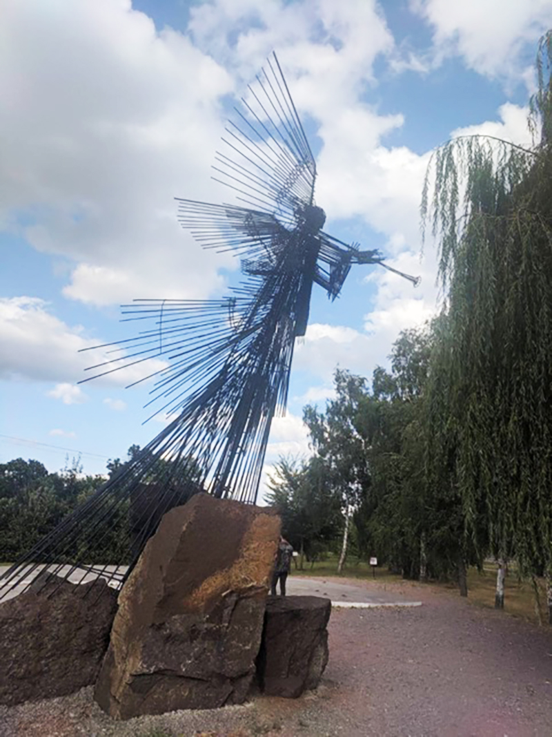 Ð¡ÐºÑÐ»ÑÐ¿ÑÑÑÐ° Â«Ð¢ÑÑÐ±ÑÑÐ¸Ð¹ Ð°Ð½Ð³ÐµÐ»Â» Ð²Ð¾Ð·Ð»Ðµ Ð¼ÑÐ·ÐµÑ