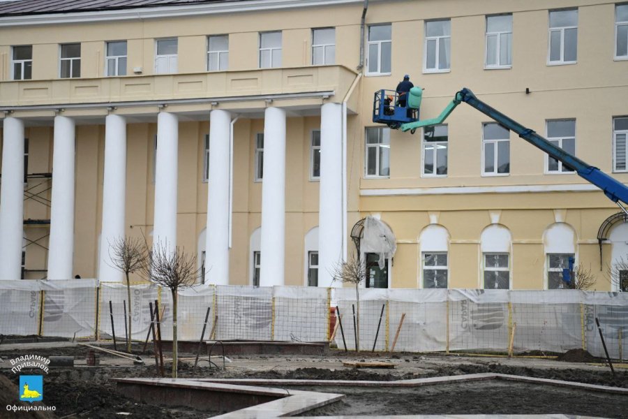 ÐÐµÐºÐ¾ÑÐ°ÑÐ¸Ð²Ð½ÑÐµ Ð´ÐµÑÐµÐ²ÑÑ Ð¸ ÐºÐ»ÑÐ¼Ð±Ñ Ð² ÑÐ¾ÑÐ¼Ðµ Ð·Ð²ÐµÐ·Ð´ Ð½Ð° Ð¼ÐµÑÑÐµ Ð²ÑÑÑÐ±Ð»ÐµÐ½Ð½Ð¾Ð³Ð¾ ÑÐºÐ²ÐµÑÐ°. Ð¤Ð¾ÑÐ¾ - ÐÐ¾Ð¼ÐµÐ»ÑÑÐºÐ¸Ð¹ Ð¾ÑÐ¸ÑÐ¿Ð¾Ð»ÐºÐ¾Ð¼