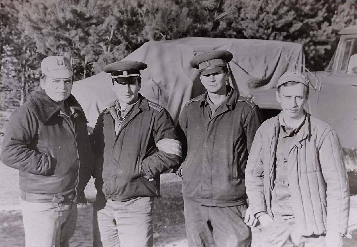 ÐÑÐµÑ ÐÐ¸Ð¾Ð»ÐµÑÑÑ Ð¸ ÐµÐ³Ð¾ ÐºÐ¾Ð»Ð»ÐµÐ³Ð¸ Ð²Ð¾ Ð²ÑÐµÐ¼Ñ Ð»Ð¸ÐºÐ²Ð¸Ð´Ð°ÑÐ¸Ð¸ Ð¿Ð¾ÑÐ»ÐµÐ´ÑÑÐ²Ð¸Ð¹ Ð°Ð²Ð°ÑÐ¸Ð¸ Ð½Ð° Ð§ÐÐ­Ð¡. Ð¤Ð¾ÑÐ¾ Ð¸Ð· Ð»Ð¸ÑÐ½Ð¾Ð³Ð¾ Ð°ÑÑÐ¸Ð²Ð°.   