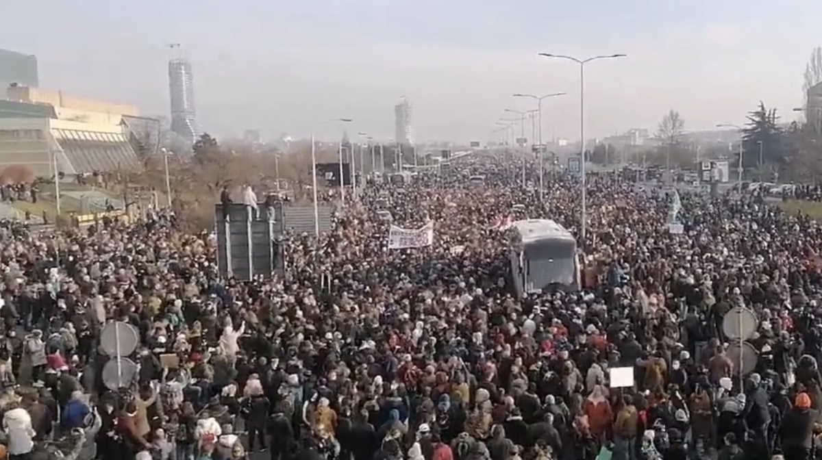 ÐÐ¸ÑÐ¸Ð½Ð³ÑÑÑÐ¸Ðµ Ð¿ÐµÑÐµÐºÑÑÐ»Ð¸ Ð´Ð¾ÑÐ¾Ð³Ð¸ Ð²Ð¾ Ð¼Ð½Ð¾Ð³Ð¸Ñ ÑÐµÑÐ±ÑÐºÐ¸Ñ Ð³Ð¾ÑÐ¾Ð´Ð°Ñ