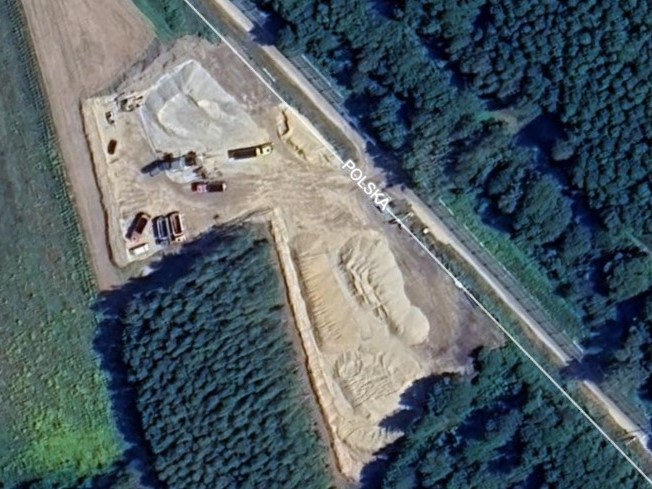 Ð¦ÑÐ¶ÐºÐ°Ñ ÑÑÑÐ½ÑÐºÐ° Ñ Ð²ÑÑÐµÑÐºÐ° Ð»ÐµÑÑ Ð¿ÑÑÐºÐ¼ÐµÑÐ½ÑÑ Ñ Ð½ÐµÐºÐ°Ð»ÑÐºÑÑ Ð¼ÐµÑÑÐ°Ñ ÑÐ·Ð´Ð¾ÑÐ¶ Ð¼ÑÐ¶Ñ Ð· Ð¿Ð¾Ð»ÑÑÐºÐ°Ð³Ð° Ð±Ð¾ÐºÑ. ÐÑÑÑÑ Ð³ÑÑÐ·Ð°Ð²ÑÐºÑ Ð¼Ð°Ð³Ð»Ñ Ð²ÑÐºÐ°ÑÑÑÑÐ¾ÑÐ²Ð°ÑÑÐ° Ð´Ð»Ñ Ð±ÑÐ´Ð°ÑÐ½ÑÑÑÐ²Ð° Ð±Ð°ÑâÐµÑÐ° Ñ/Ð°Ð±Ð¾ Ð´Ð»Ñ Ð¿ÐµÑÐ°Ð²Ð¾Ð·ÐºÑ Ð»ÑÐ´Ð·ÐµÐ¹ â ÑÐº ÑÑÐ²ÑÐ»ÑÐ½ÑÑ ÑÐ°Ð±Ð¾ÑÐ½ÑÐºÐ°Ñ, ÑÐ°Ðº Ñ Ð²Ð°Ð¹ÑÐºÐ¾ÑÑÐ°Ñ.